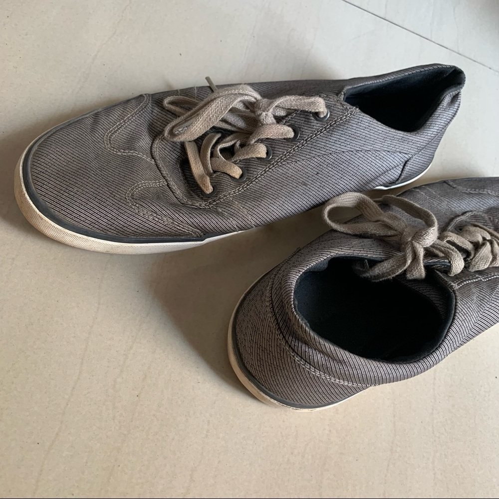 ❌ SOLD ❌ 2 for 1. Bundle. Two Pair of shoes. Red - “G-Class”,Grey - “Zara Basic” - Picture 6 of 10